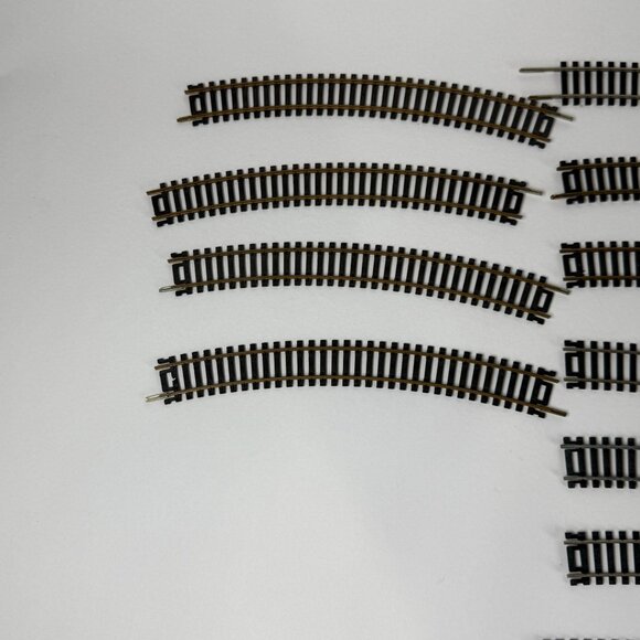 Vintage HO Scale Atlas Train Tracks Mixed Lot Of 23 Curved Pieces 2 Short curve - Picture 2 of 5